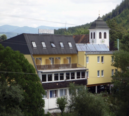 Gasthof Hotel Murblick - am Ufer der Mur mit Blick auf die Altstadt von Judenburg